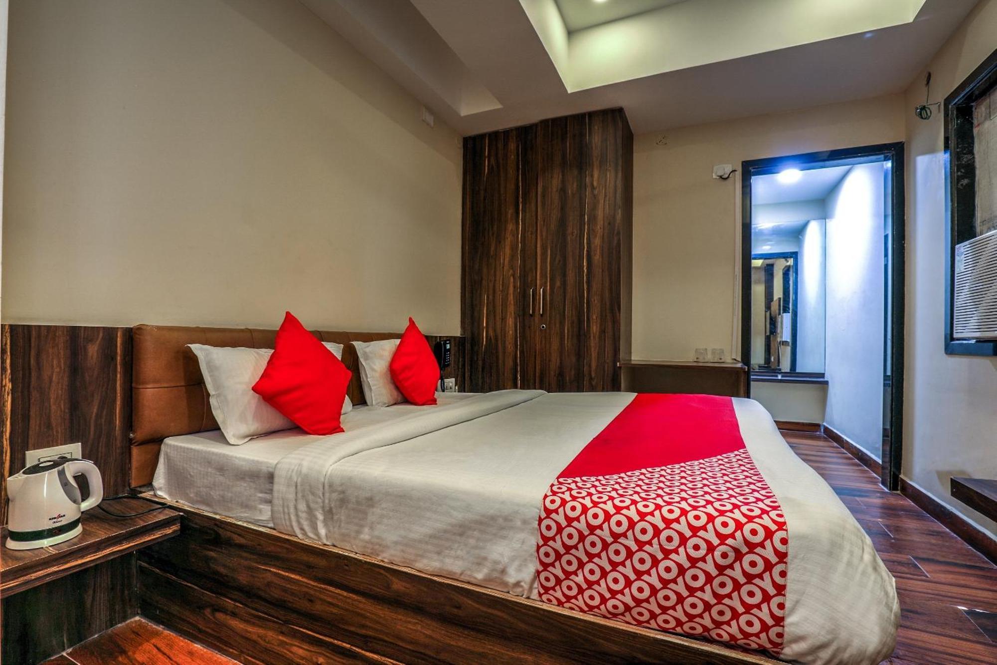 Capital O Sky Grand Hotell Hyderabad Exteriör bild