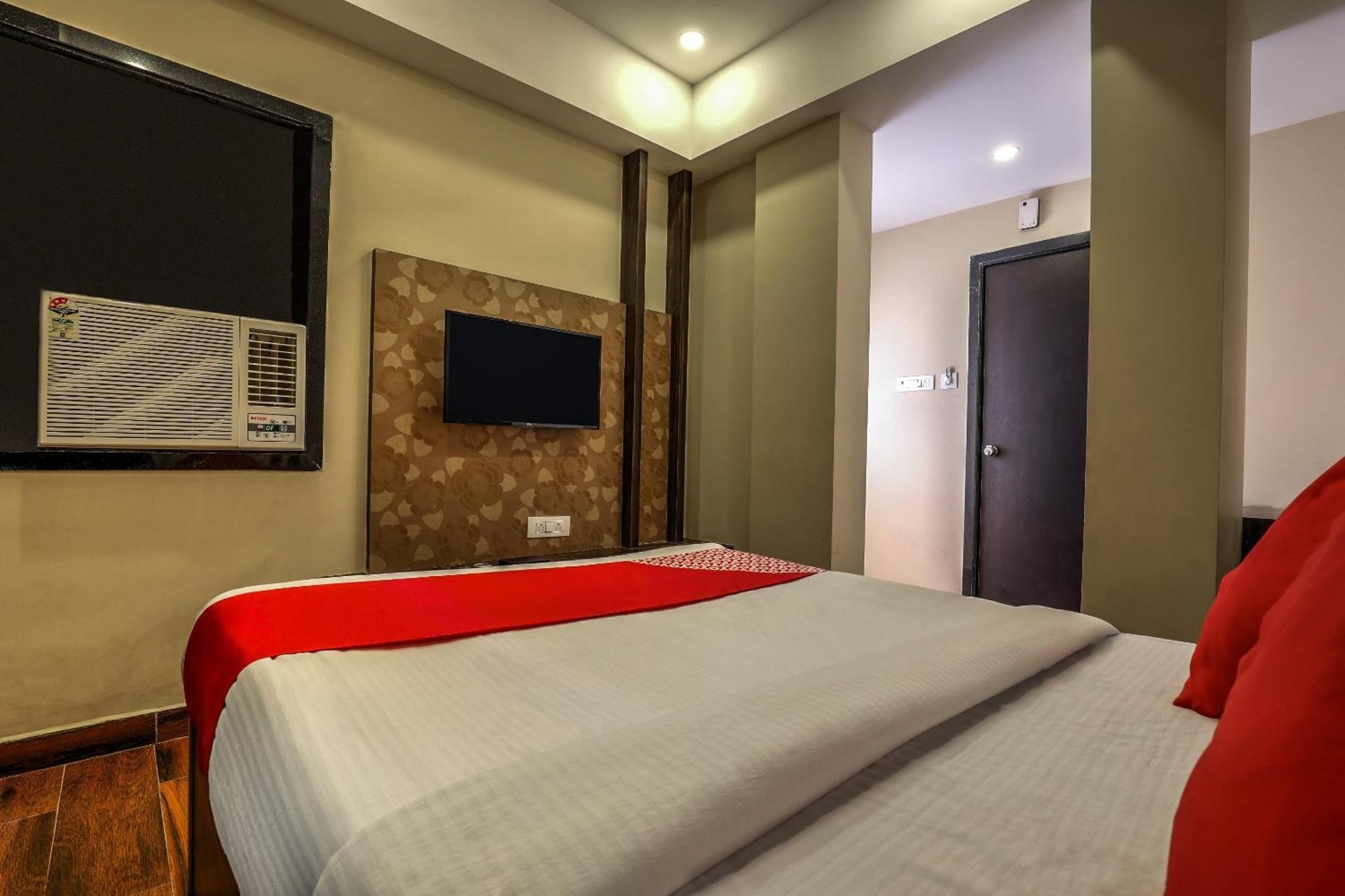 Capital O Sky Grand Hotell Hyderabad Exteriör bild