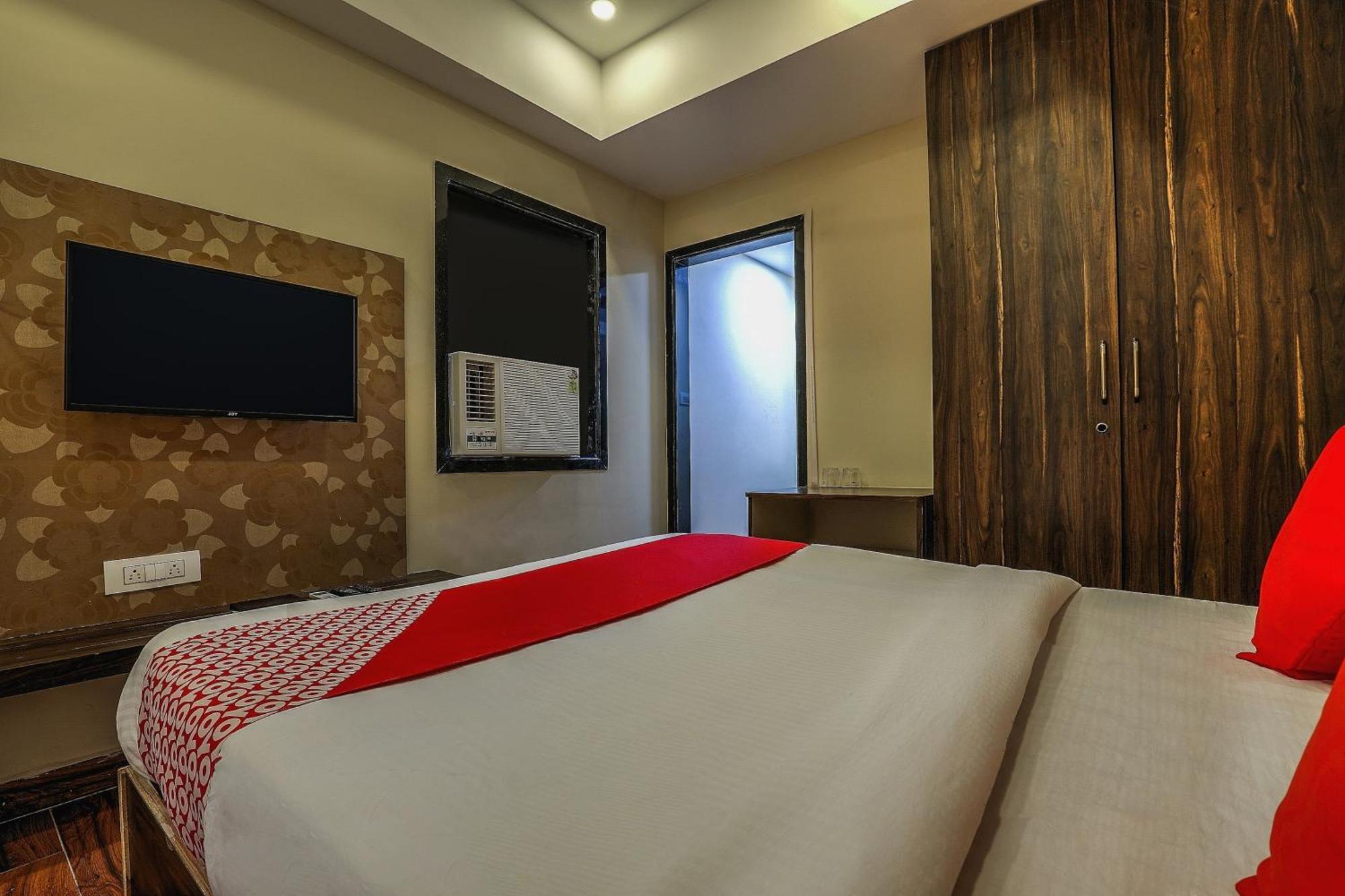 Capital O Sky Grand Hotell Hyderabad Exteriör bild