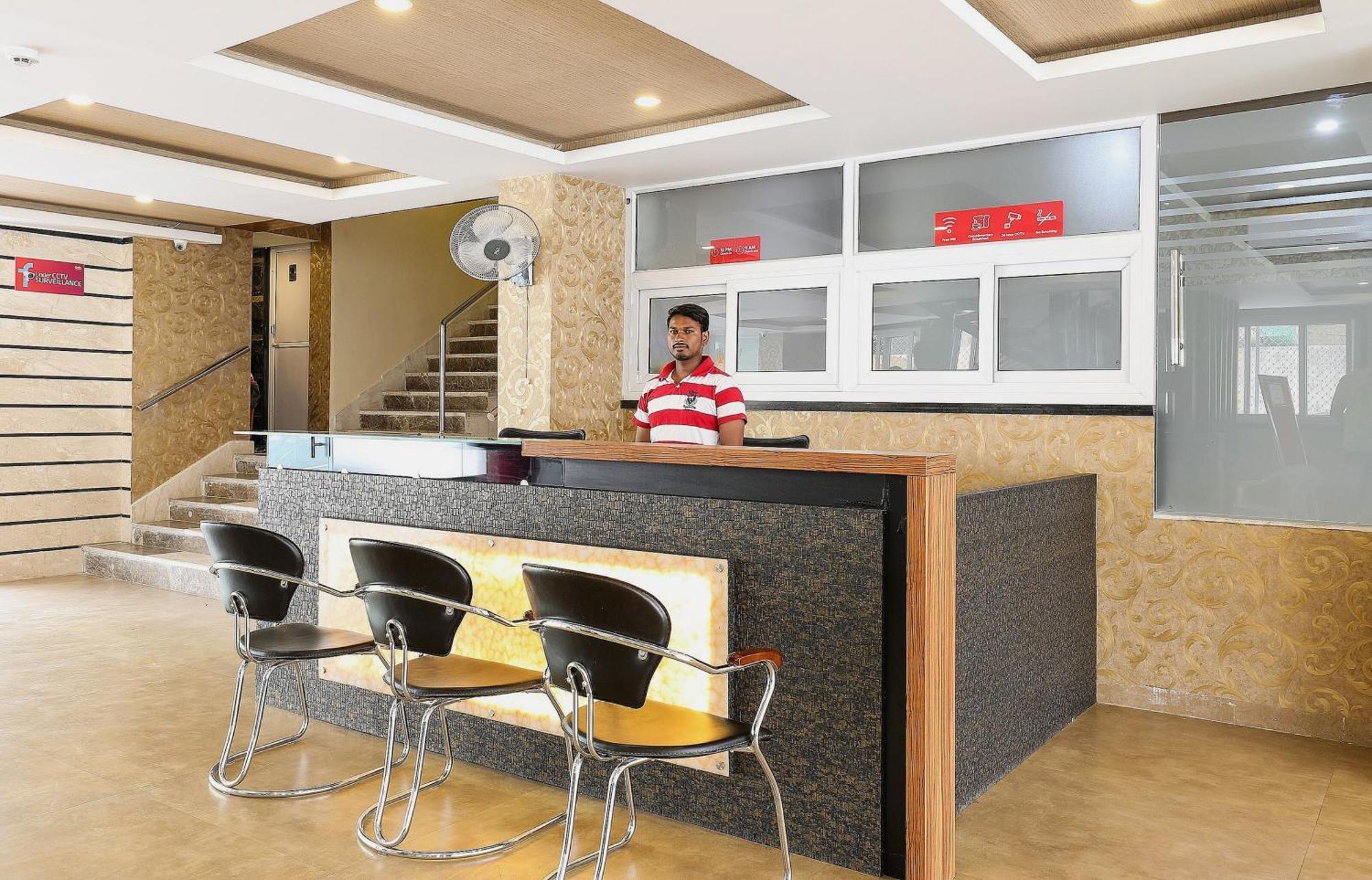 Capital O Sky Grand Hotell Hyderabad Exteriör bild